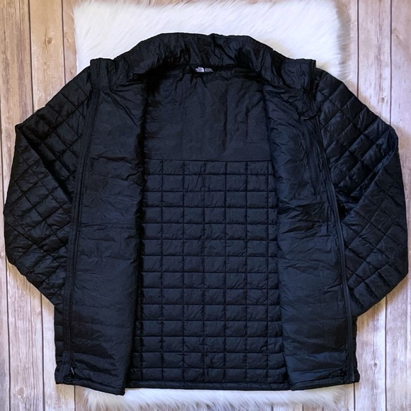 The North Face Men’s ThermoBall Trekker Jacket In Black - Picture 4 of 9